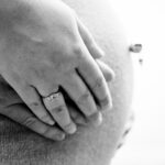 Sabibouphoto Sabine Bourdoulous Grossesse bébé photographe noir et blanc