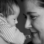 Sabibouphoto Sabine Bourdoulous bébé portrait reportage photo portrait noir et blanc